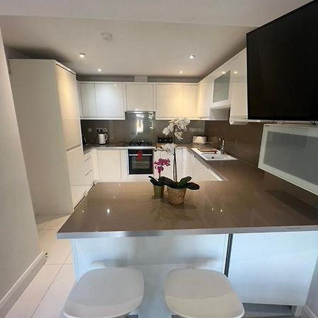 Zenobia London Luxury Apartments 핀칠리 외부 사진