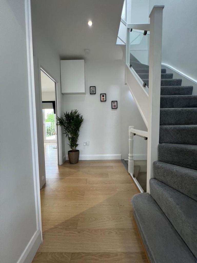 Zenobia London Luxury Apartments 핀칠리 외부 사진