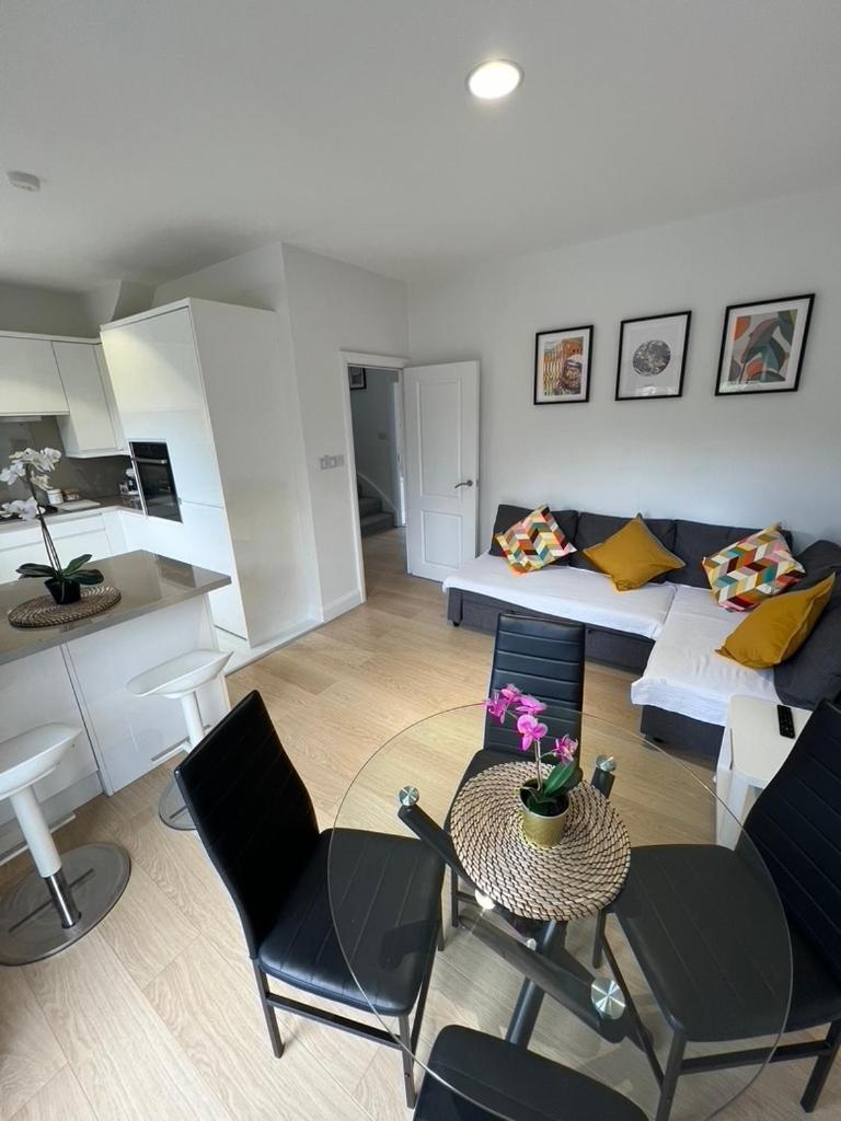Zenobia London Luxury Apartments 핀칠리 외부 사진