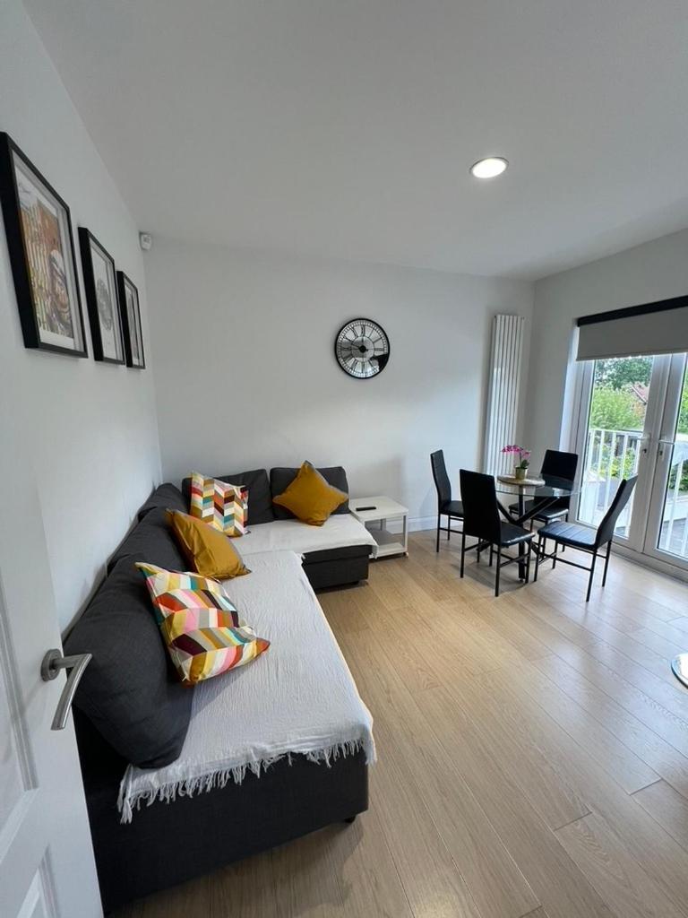 Zenobia London Luxury Apartments 핀칠리 외부 사진
