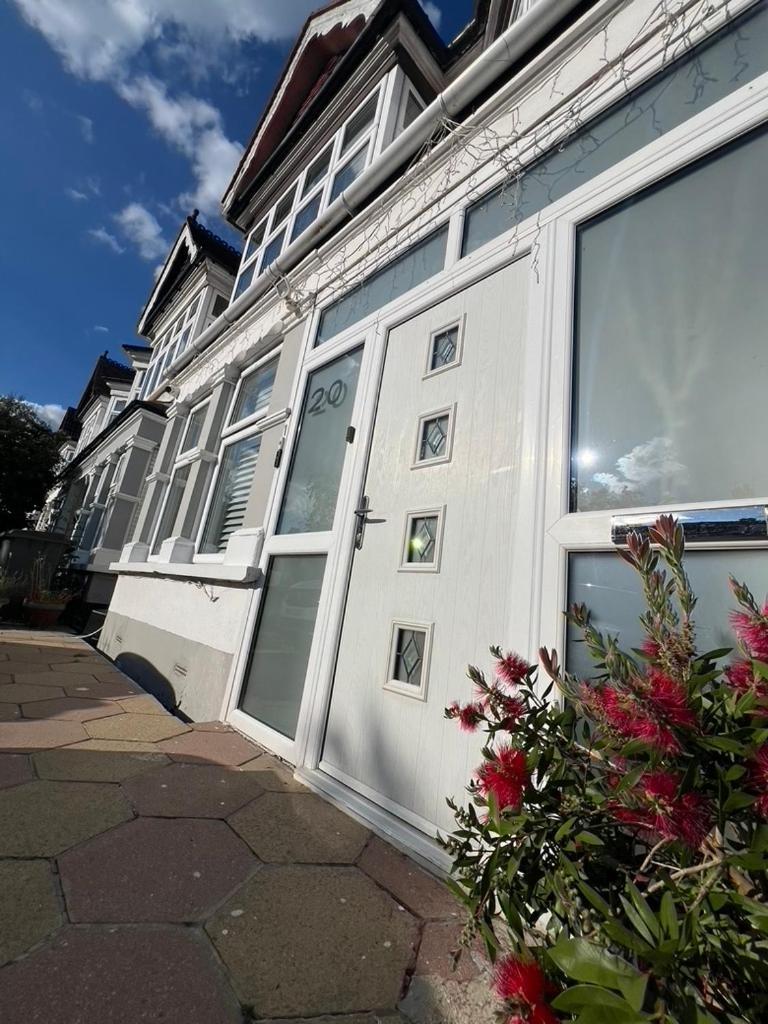 Zenobia London Luxury Apartments 핀칠리 외부 사진