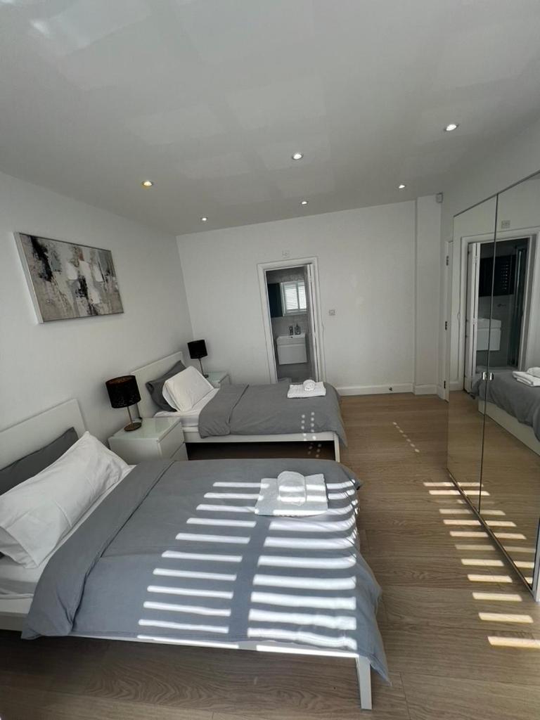 Zenobia London Luxury Apartments 핀칠리 외부 사진