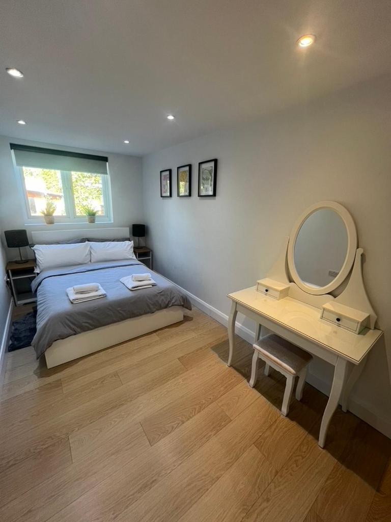 Zenobia London Luxury Apartments 핀칠리 외부 사진