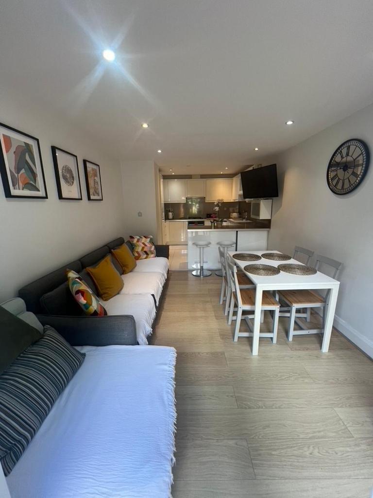 Zenobia London Luxury Apartments 핀칠리 외부 사진
